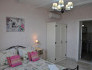 En-suite pink bedroom